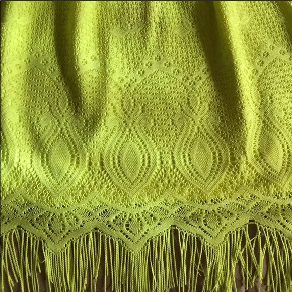 Lilly Pulitzer Marble Top - Picture 3 of 6